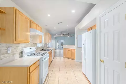 6141 Camden Cove St, North Las Vegas, NV 89081