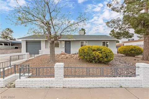 402 Scenic Dr, Henderson, NV 89002