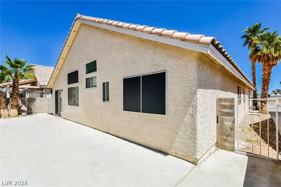 Exterior - 3743 White Peppermint Dr, Las Vegas, NV 89147 photo 3 of 4