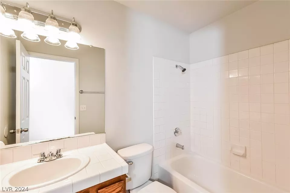 Bath - 3743 White Peppermint Dr, Las Vegas, NV 89147 photo 3 of 3