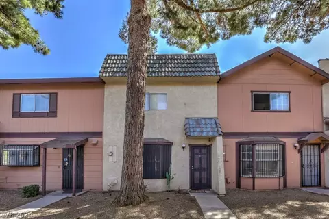886 Stainglass Ln #886, Las Vegas, NV 89110