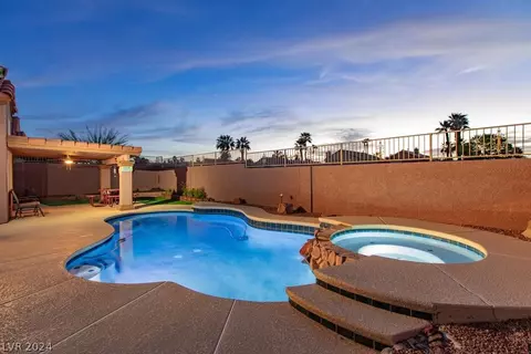 8141 Creek Water Ln, Las Vegas, NV 89123