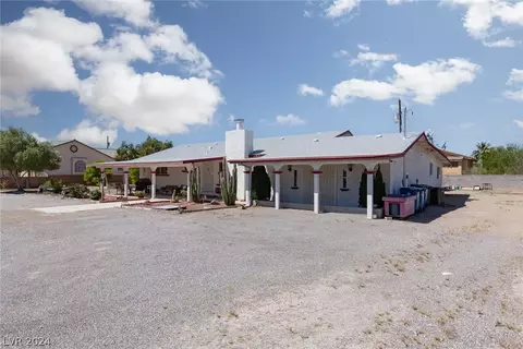 85 Clayton St, Las Vegas, NV 89110