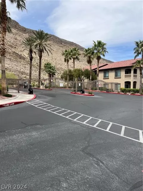3355 Cactus Shadow St #103, Las Vegas, NV 89129
