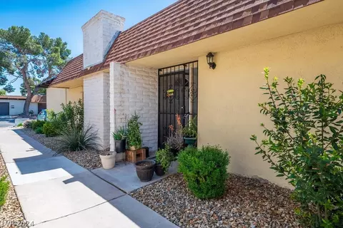 2741 Heritage Cir, Las Vegas, NV 89121