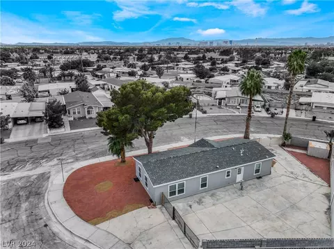 333 Sir Jeffery Cir, Las Vegas, NV 89110
