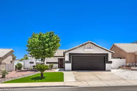 822 Ambassador Dr, Henderson, NV 89002