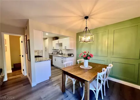 3422 Villa Knolls West Dr, Las Vegas, NV 89120