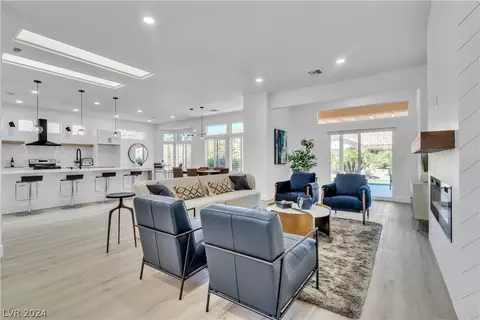 10040 Woodhouse Dr, Las Vegas, NV 89134