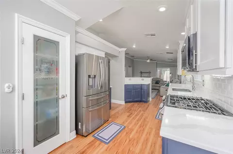 Kitchen - 2795 Sunken Ship St, Laughlin, NV 89029 photo 3 of 6