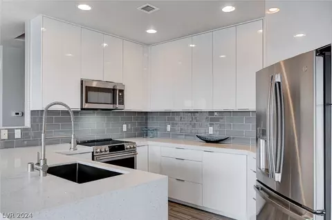 8255 Las Vegas Blvd #2004, Las Vegas, NV 89123