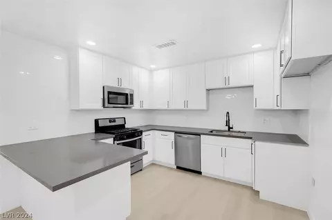 1901 Howard Ave, Las Vegas, NV 89104
