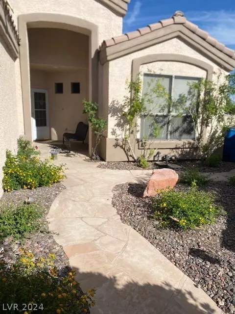5400 Galena Point St, Las Vegas, NV 89130