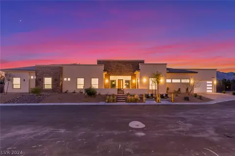 7082 Maverick St, Las Vegas, NV 89131