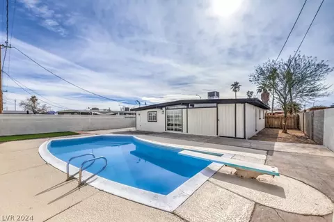 4588 Sheppard Dr, Las Vegas, NV 89122