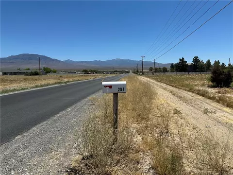 281 W Mesquite Ave, Pahrump, NV 89060