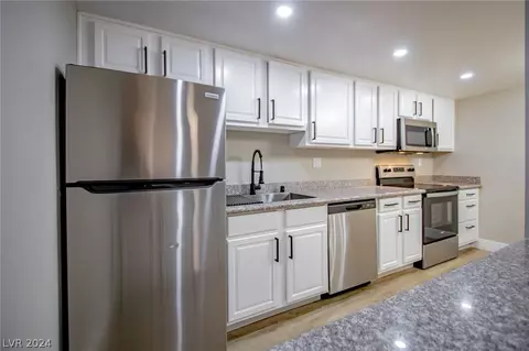 5180 Indian River Dr #353, Las Vegas, NV 89103