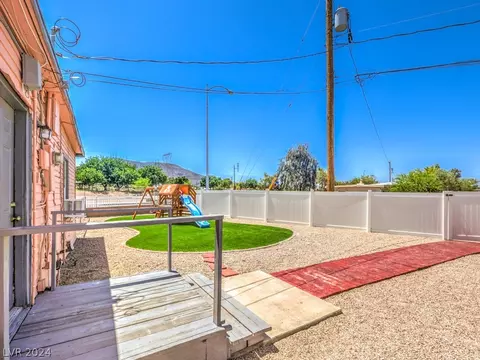 Exterior - 116 W Basic Rd, Henderson, NV 89015 photo 8 of 9