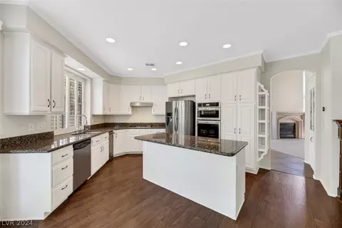 1328 Palantine Hill Dr, Las Vegas, NV 89117