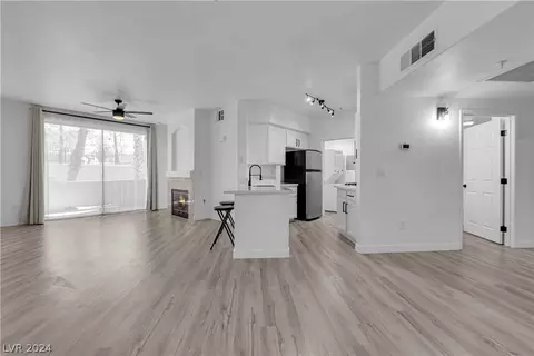 7189 S Durango Dr #107, Las Vegas, NV 89113