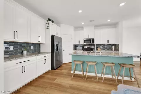 2884 Amphion Ct, Las Vegas, NV 89142