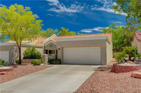 8605 Clifftop Dr, Las Vegas, NV 89134