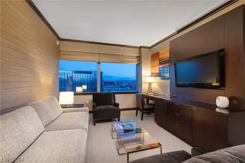 2600 W Harmon Ave #18021, Las Vegas, NV 89158