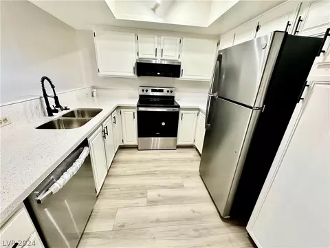 3375 E Tompkins Ave #123, Las Vegas, NV 89121