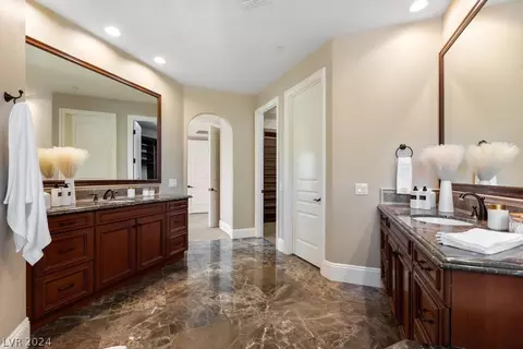 Bath - 2289 Candlestick Ave, Henderson, NV 89052 photo 9 of 12