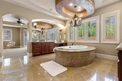 Bath - 2289 Candlestick Ave, Henderson, NV 89052 photo 2 of 12