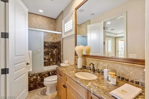 Bath - 2289 Candlestick Ave, Henderson, NV 89052 photo 7 of 12