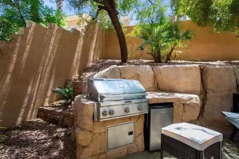Exterior - 2289 Candlestick Ave, Henderson, NV 89052 photo 7 of 30