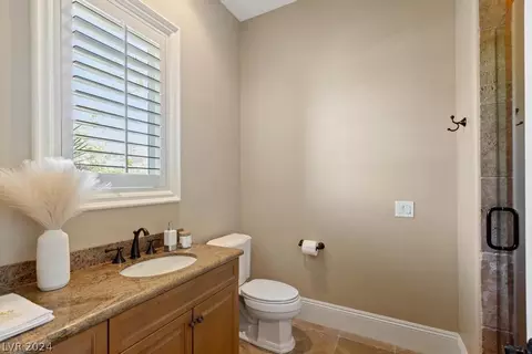Bath - 2289 Candlestick Ave, Henderson, NV 89052 photo 5 of 12