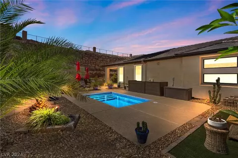 19 Cliffwater St, Henderson, NV 89011