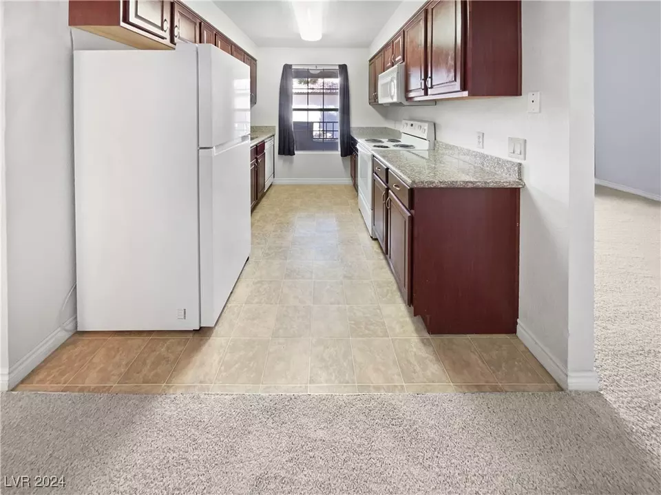  2606 S Durango Dr #226, Las Vegas, NV 89117 photo 7
