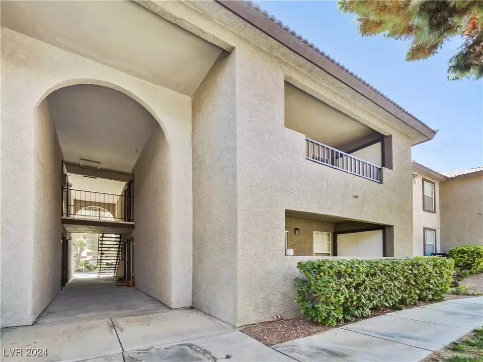  2606 S Durango Dr #226, Las Vegas, NV 89117 photo 11