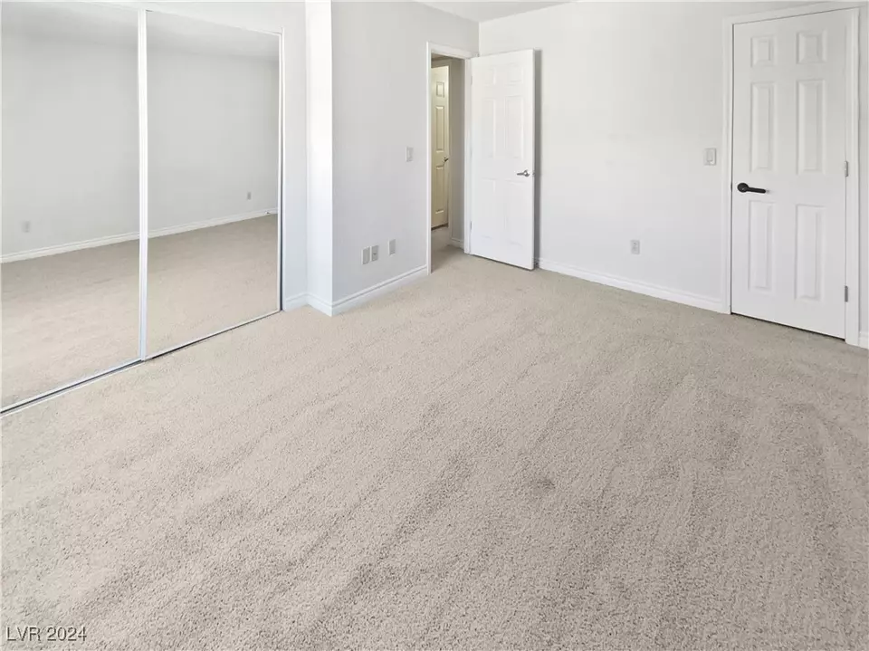  2606 S Durango Dr #226, Las Vegas, NV 89117 photo 16