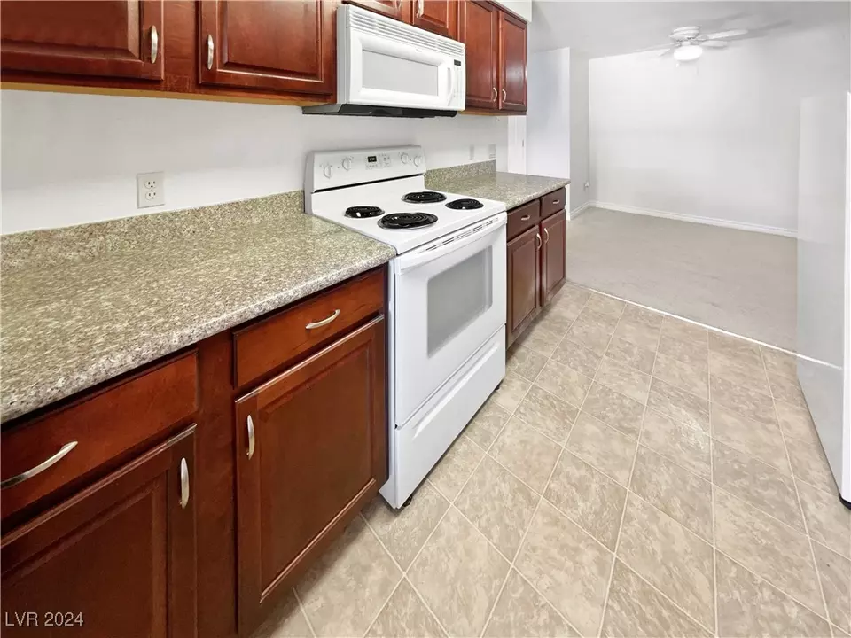  2606 S Durango Dr #226, Las Vegas, NV 89117 photo 19