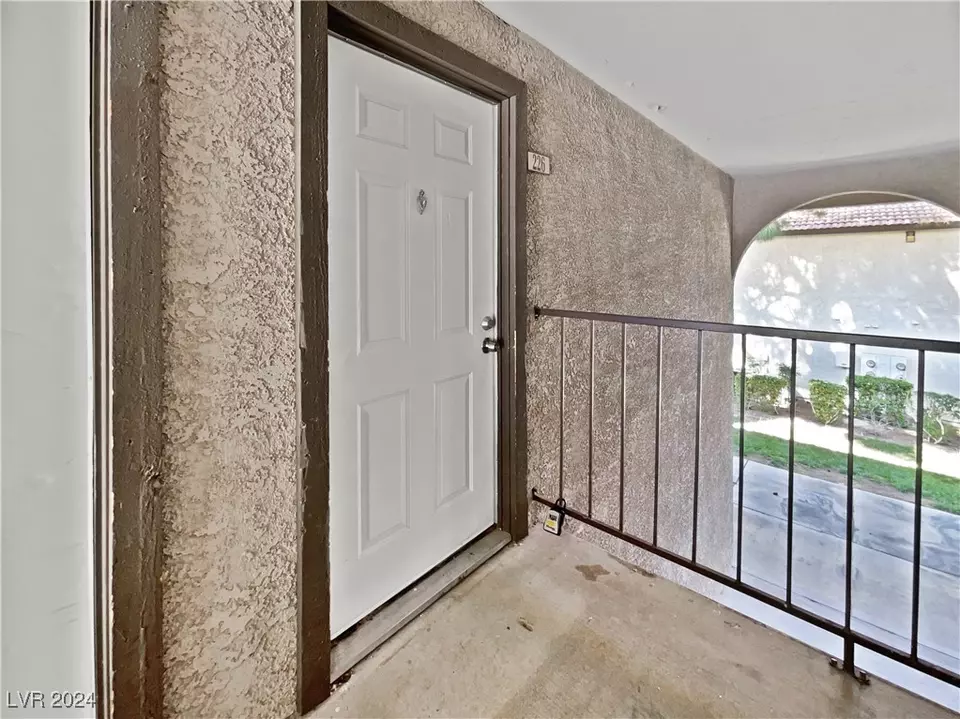  2606 S Durango Dr #226, Las Vegas, NV 89117 photo 6