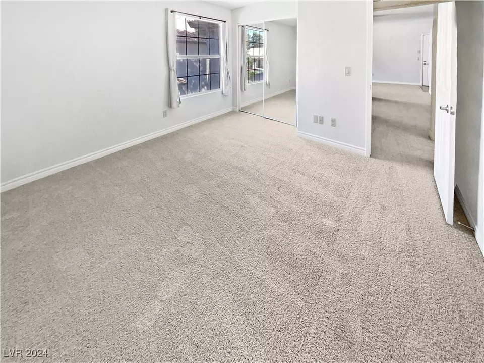  2606 S Durango Dr #226, Las Vegas, NV 89117 photo 5