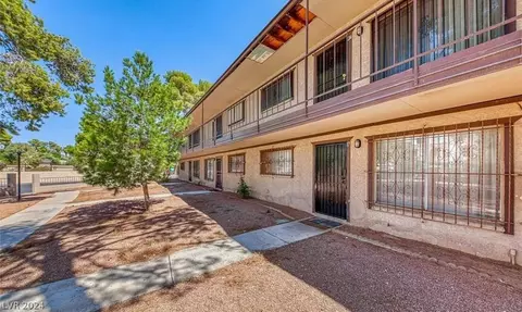 555 S Royal Crest Cir #18, Las Vegas, NV 89169