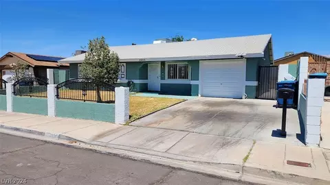3980 Lake Forrest Ln, Las Vegas, NV 89115
