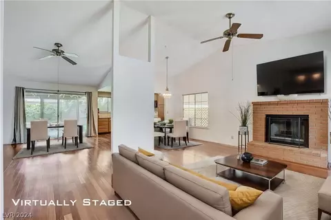 1725 Foxglove Dr, Las Vegas, NV 89142