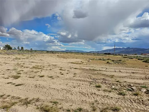 1330 Labrador St, Pahrump, NV 89048
