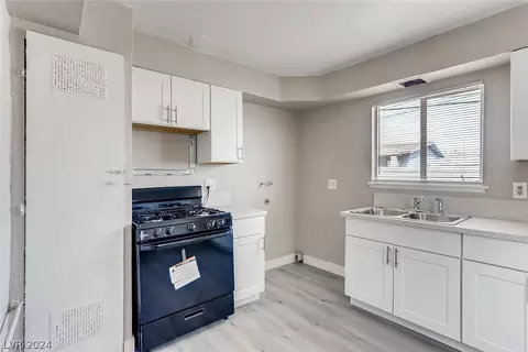 300 George Pl, Las Vegas, NV 89106