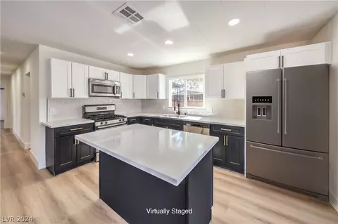 3547 Pepperdine Way, Las Vegas, NV 89115