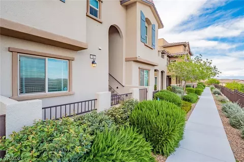 150 Petaluma Valley Dr, Las Vegas, NV 89138