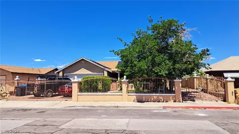 545 Bastanchury Ave, Henderson, NV 89011