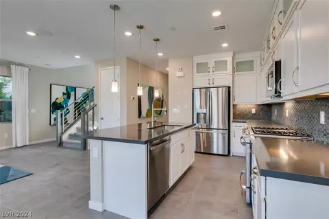 11532 Desert Hollow Ave, Las Vegas, NV 89138