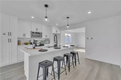 6304 Burgundy Way, Las Vegas, NV 89107